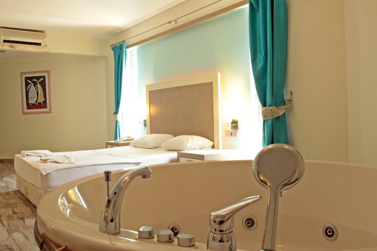 Costa Queen Suites Gümbet Eksteriør bilde